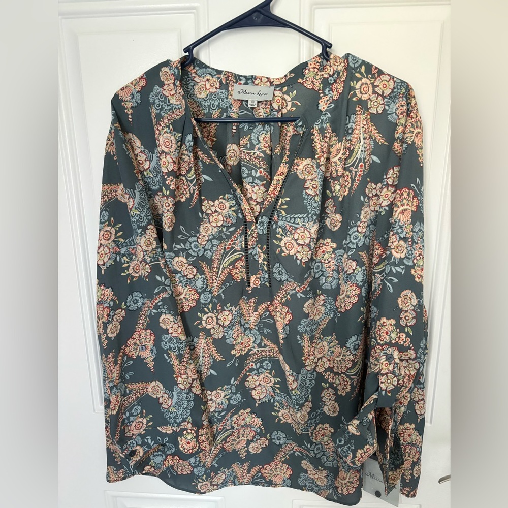 NWT Meera Lane v-neck floral blouse 3X